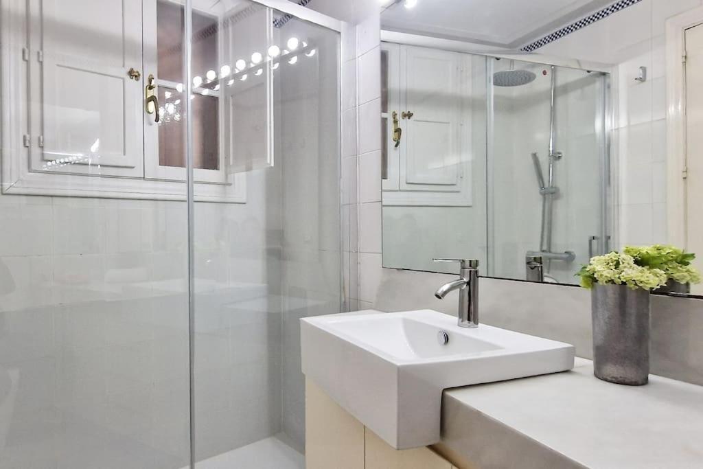 Precioso En Santa Cruz Lirio Bajo Appartement Sevilla Buitenkant foto