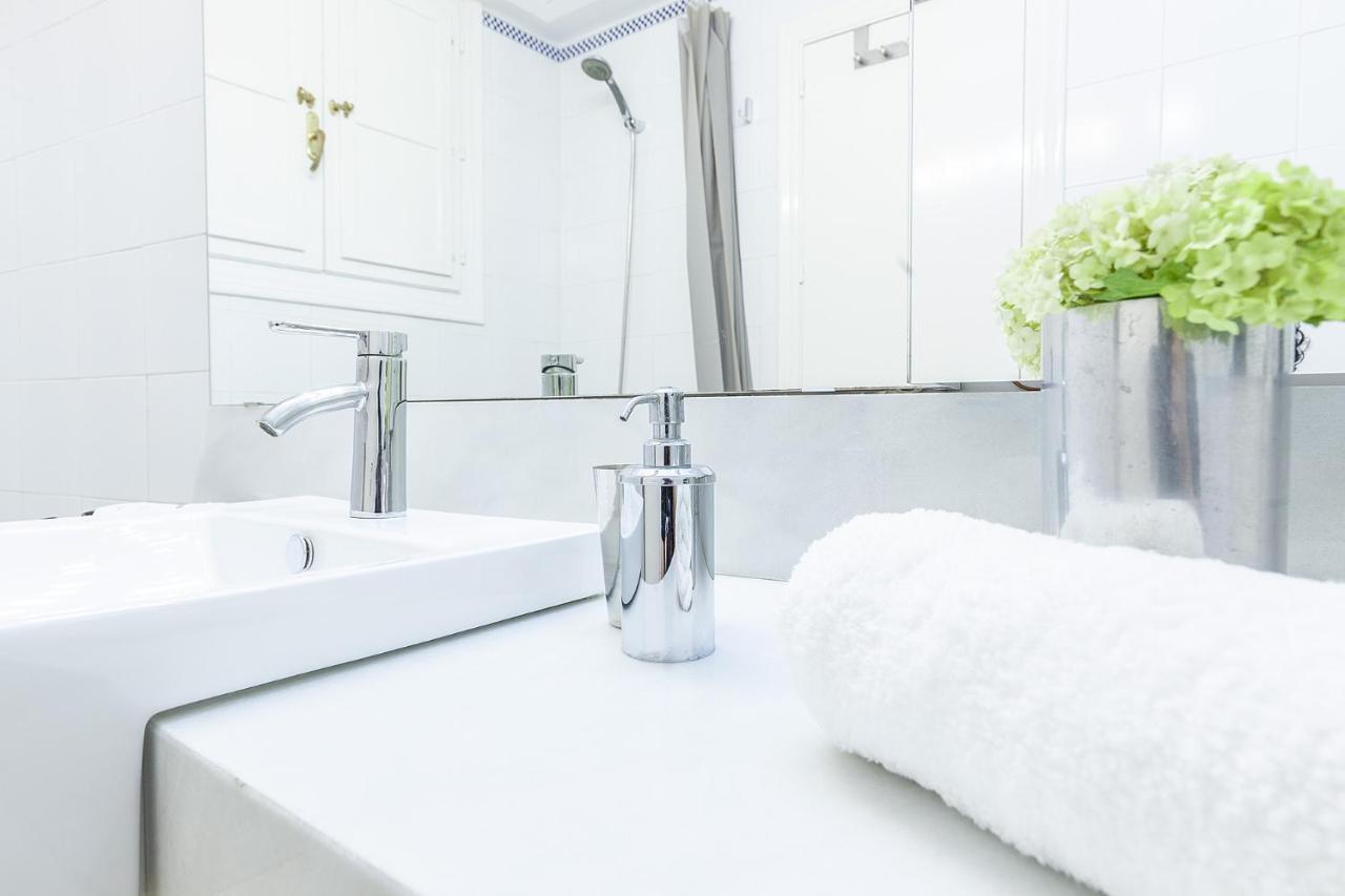 Precioso En Santa Cruz Lirio Bajo Appartement Sevilla Buitenkant foto
